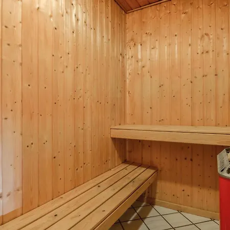 In Glesborg With Sauna בית נופש