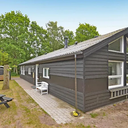 בית נופש In Glesborg With Sauna