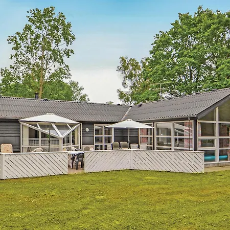 בית נופש In Glesborg With Sauna Glesborg